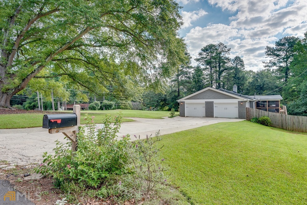 750 McBurnette Rd NE, Marietta, GA 30068 - photo 1