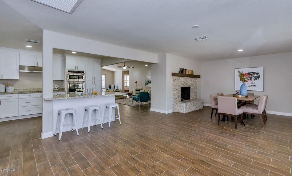 1121 W Hayward Ave-large-005