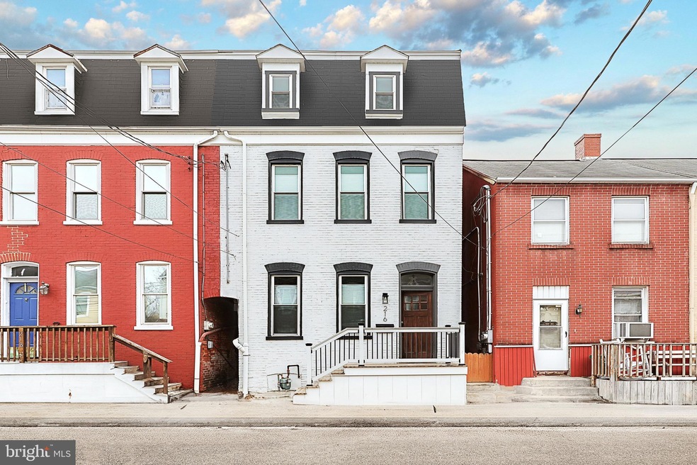 216 Perry St, Columbia, PA 17512 - photo 1