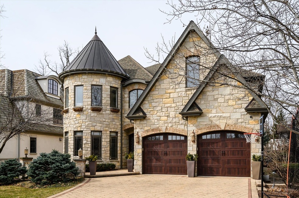 370 S Arlington Ave, Elmhurst, IL 60126 - photo 1