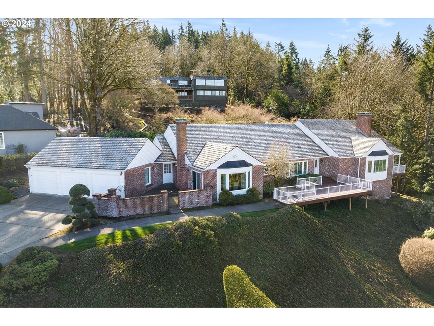 2370 Palisades Crest Dr, Lake Oswego, OR 97034 - photo 1