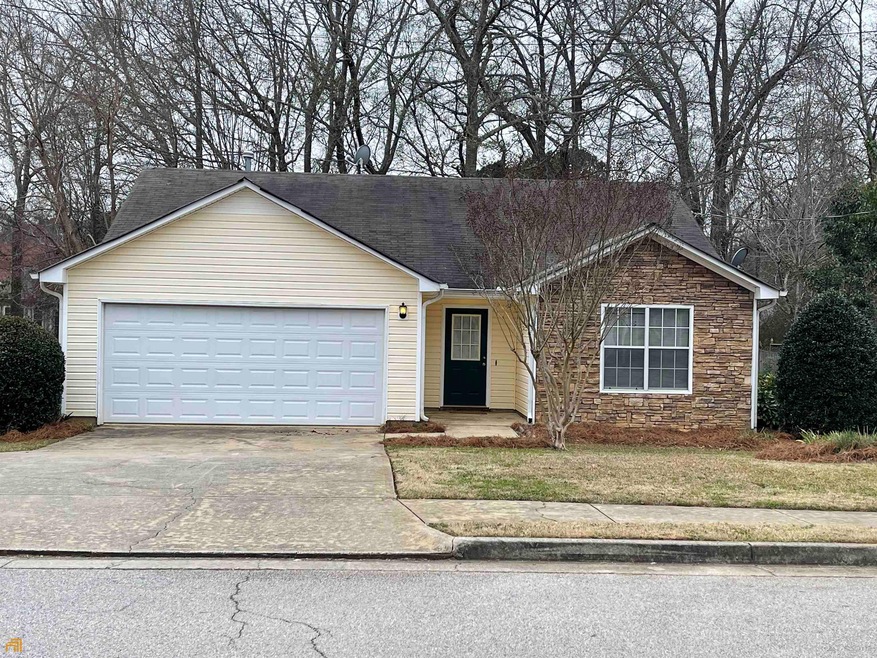 149 Waters Edge Dr, Locust Grove, GA 30248 - photo 1