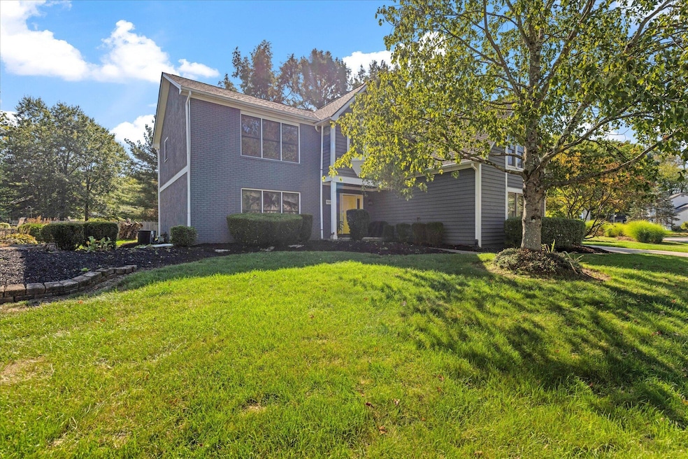 900 Old Pine Dr, Columbus, OH 43230 - photo 1