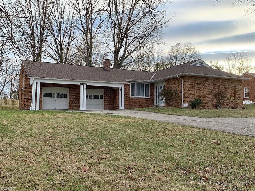 30528 Ridge Rd, Wickliffe, OH 44092 - photo 1