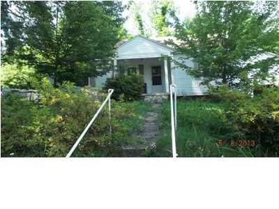 107 St Charles St, Hazlehurst, MS 39083 - photo 1