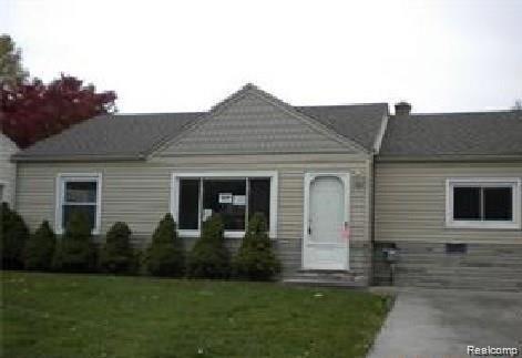 27261 Woodmont St, Roseville, MI 48066 - photo 1