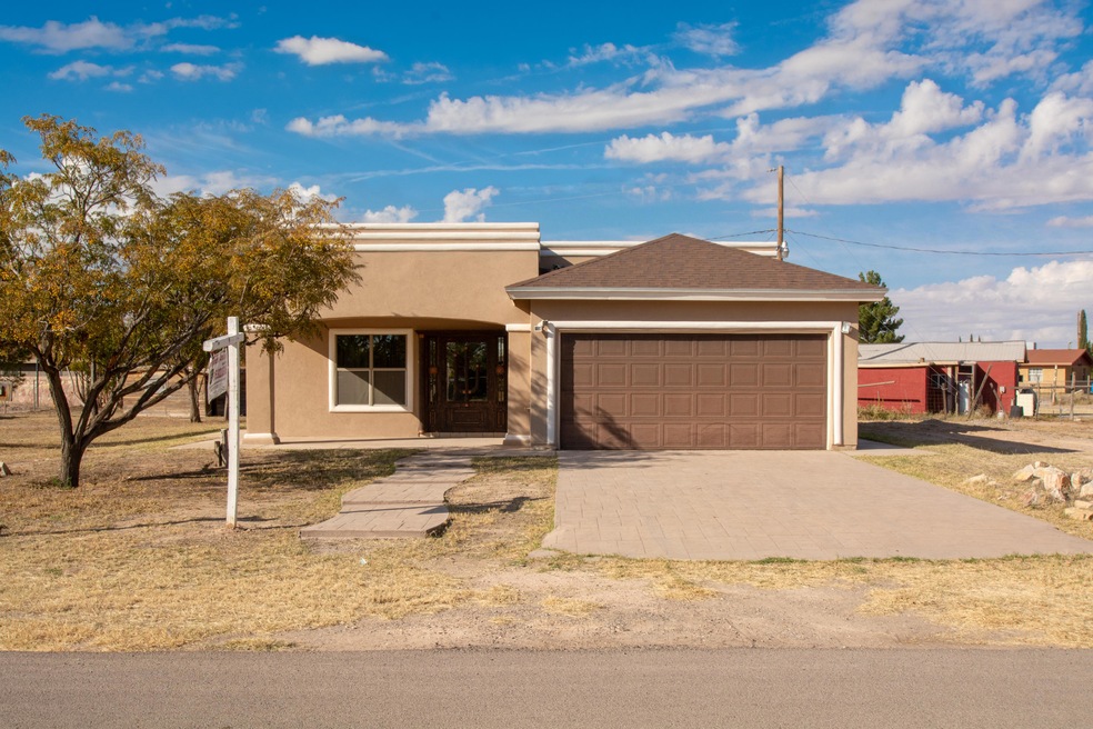331 Valle Del Rio Dr, El Paso, TX 79927 - photo 1