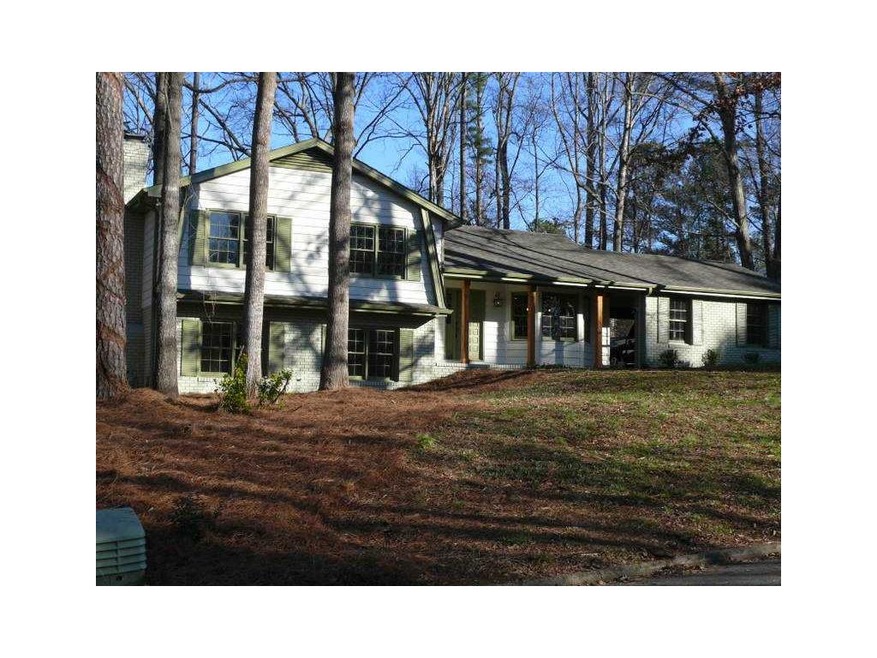 Exterior Front. 285 Pebble Trail