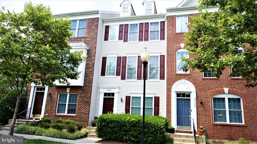 42838 Smallwood Terrace, Chantilly, VA 20152 - photo 1