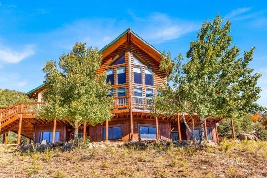 Beautiful Log Home on 35 Acres