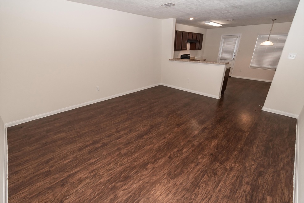 10943 Myrtle Oak St, Houston, TX 77016 - photo 1