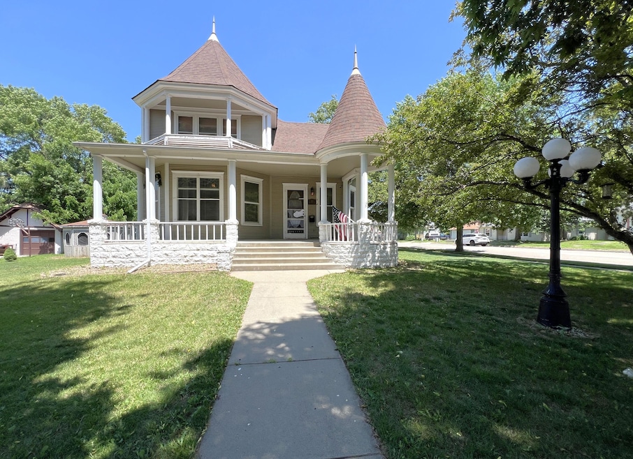 100 W 1st Avenue, Flandreau