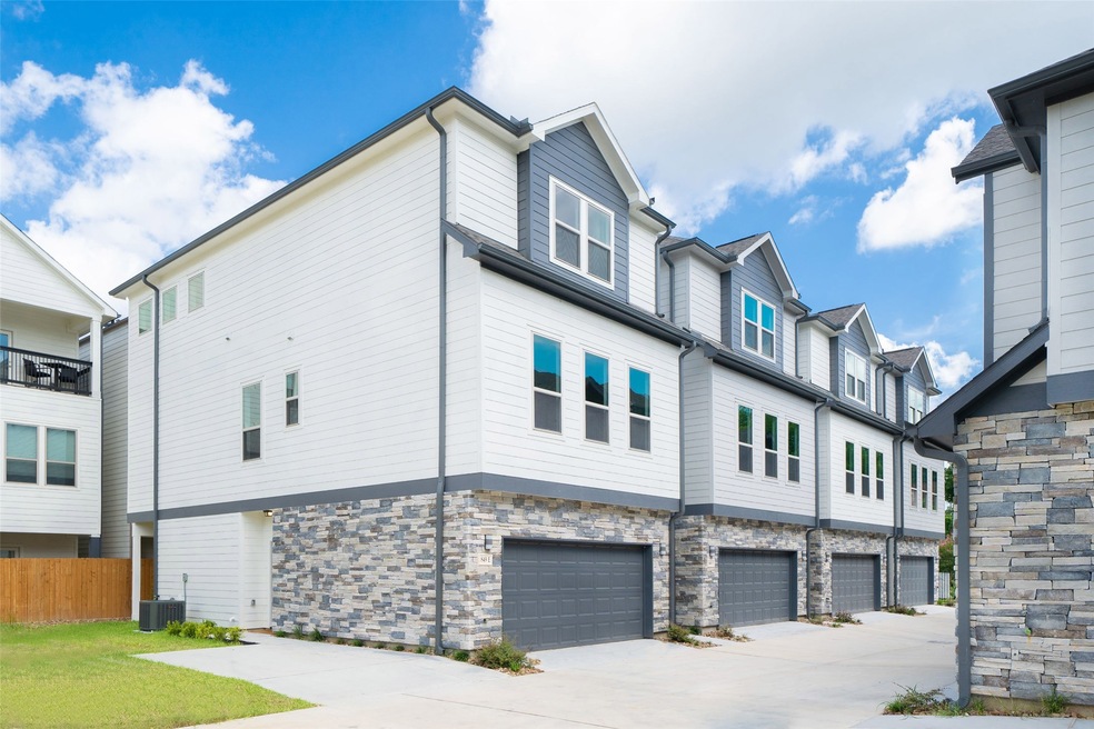 849 Fisher St unit A, Houston, TX 77018 - photo 1