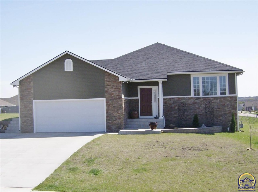 4100 SW Cambridge Ave, Topeka, KS 66610 - photo 1