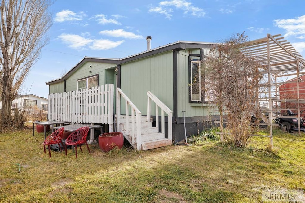 1720 Falcon Cir S, Pocatello, ID 83204 - photo 1