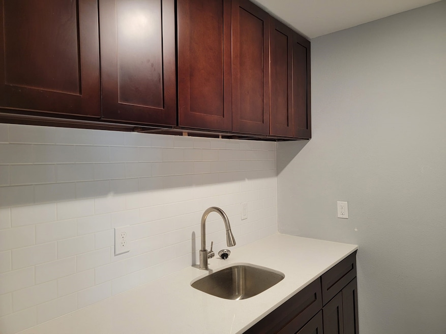 10209 Wiggins St unit 1, Houston, TX 77029 - photo 1