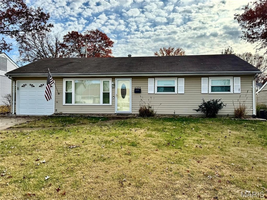 6334 Hurstgreen Ln, Saint Louis, MO 63123 - photo 1