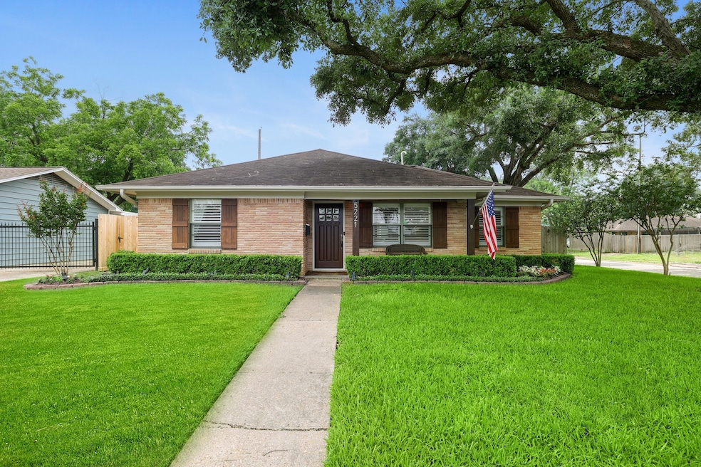 5221 De Lange Ln, Houston, TX 77092 - photo 1
