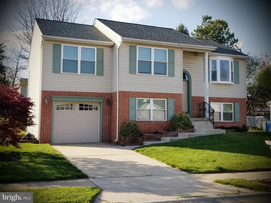 422 Taney Dr, Taneytown, MD 21787 - photo 1