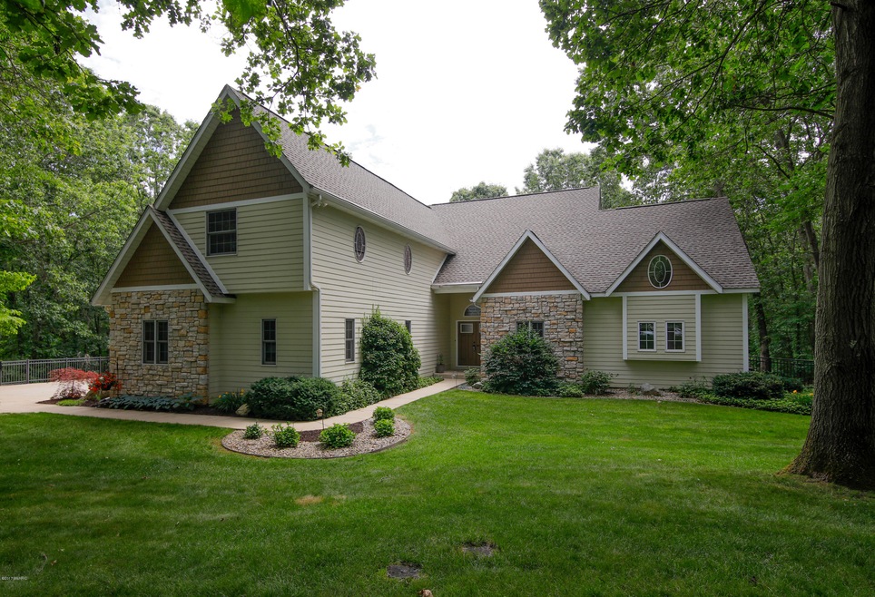 9135 Highland View-101