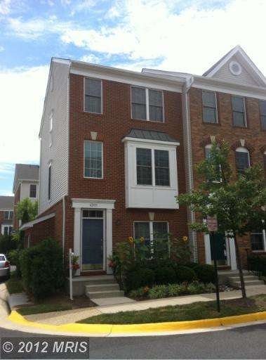 42815 Flannigan Terrace unit 15A, Chantilly, VA 20152 - photo 1