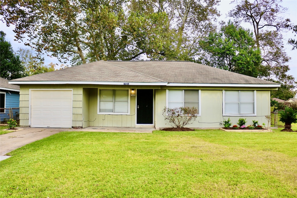 7221 Miley St, Houston, TX 77028 - photo 1
