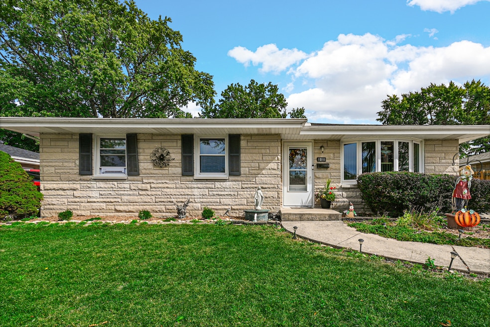 Pending $289,900 • Co-Listing Agent