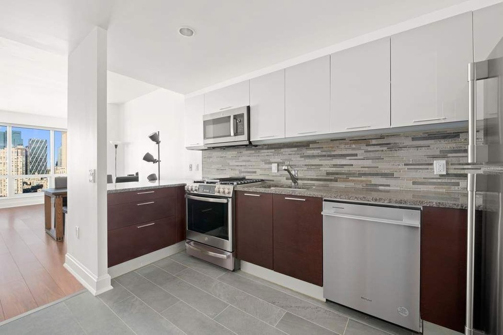 unlisted-address, New York, NY 10036 - photo 1