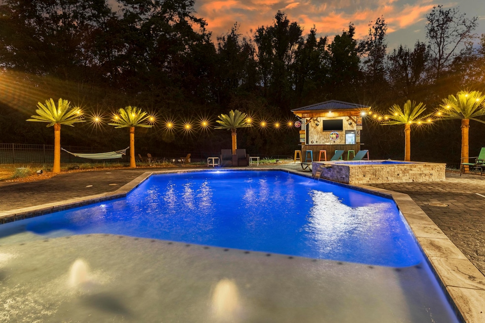 2419 Welch Rd, Soddy Daisy, TN 37379 - photo 1