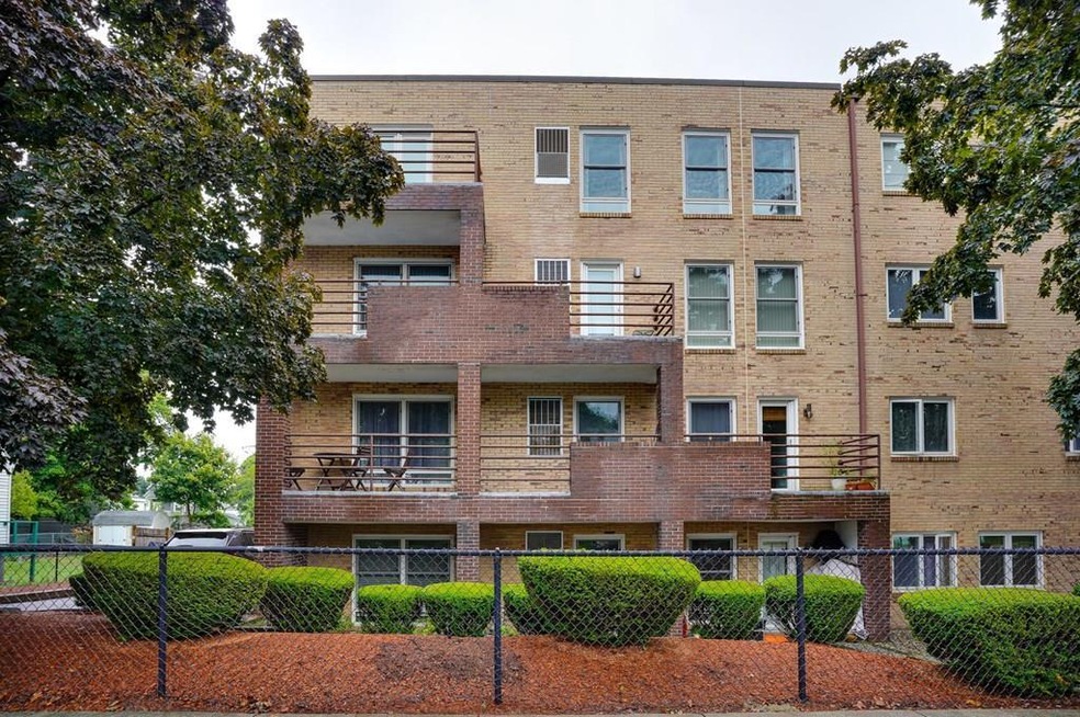 314 Riverside Ave unit 204, Medford, MA 02155 - photo 1
