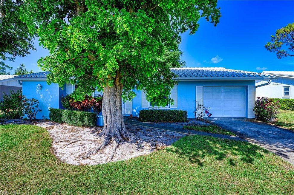 WELCOME TO YOUR NEW HOME IN LELY VILLAS WITH BEAUT