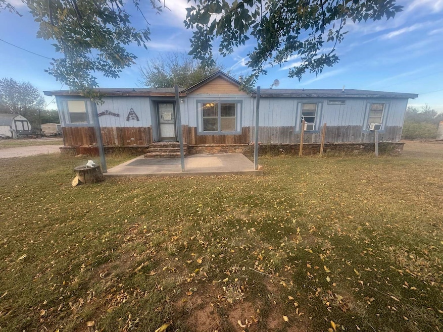 119 Theresa Dr, Graham, TX 76450 - photo 1