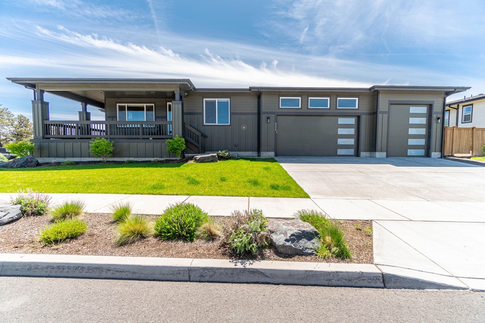 4324 SW Zenith Ave, Redmond, OR 97756 - photo 1