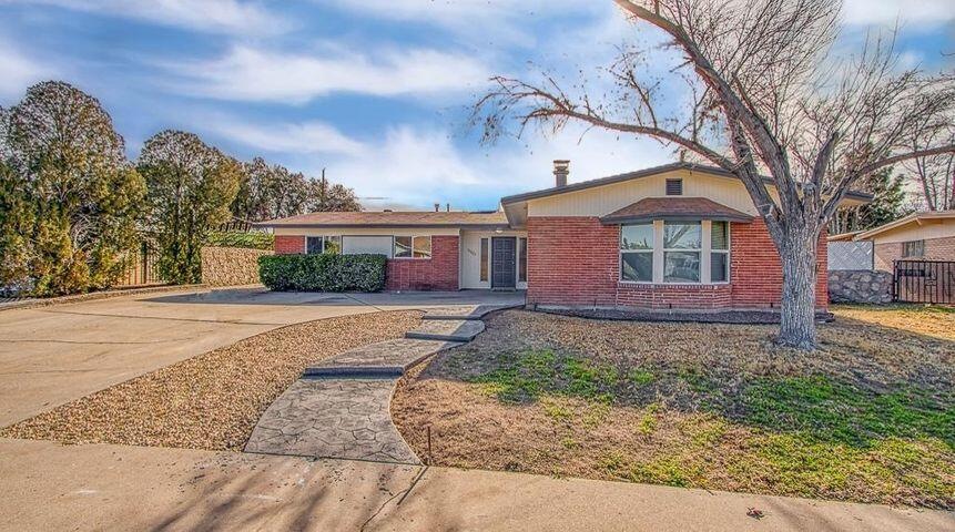 10220 Sumatra St, El Paso, TX 79925 - photo 1