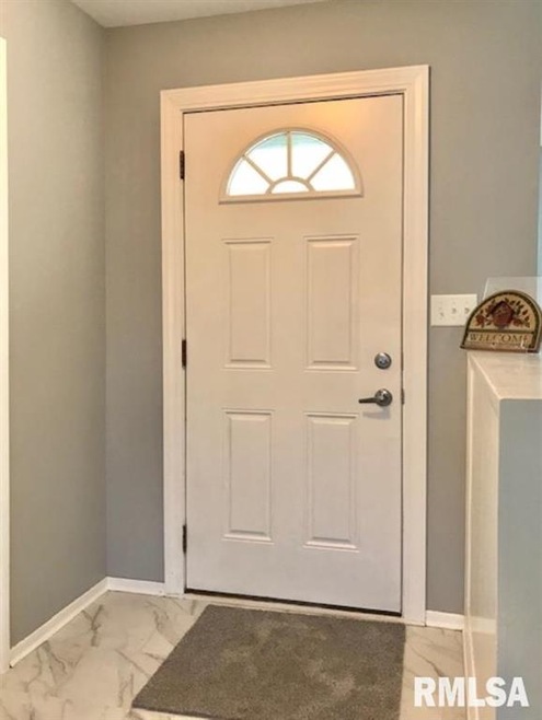 1131 Meadow Lane Dr, Bettendorf, IA 52722 - photo 1