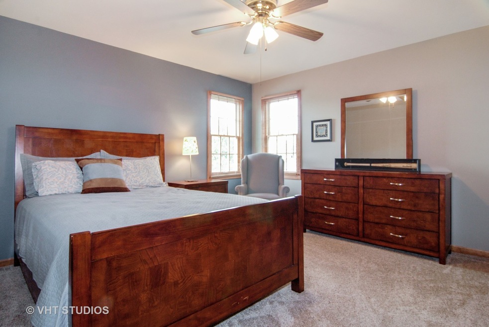 1081 Weston Cir unit 4, Batavia, IL 60510 - photo 1