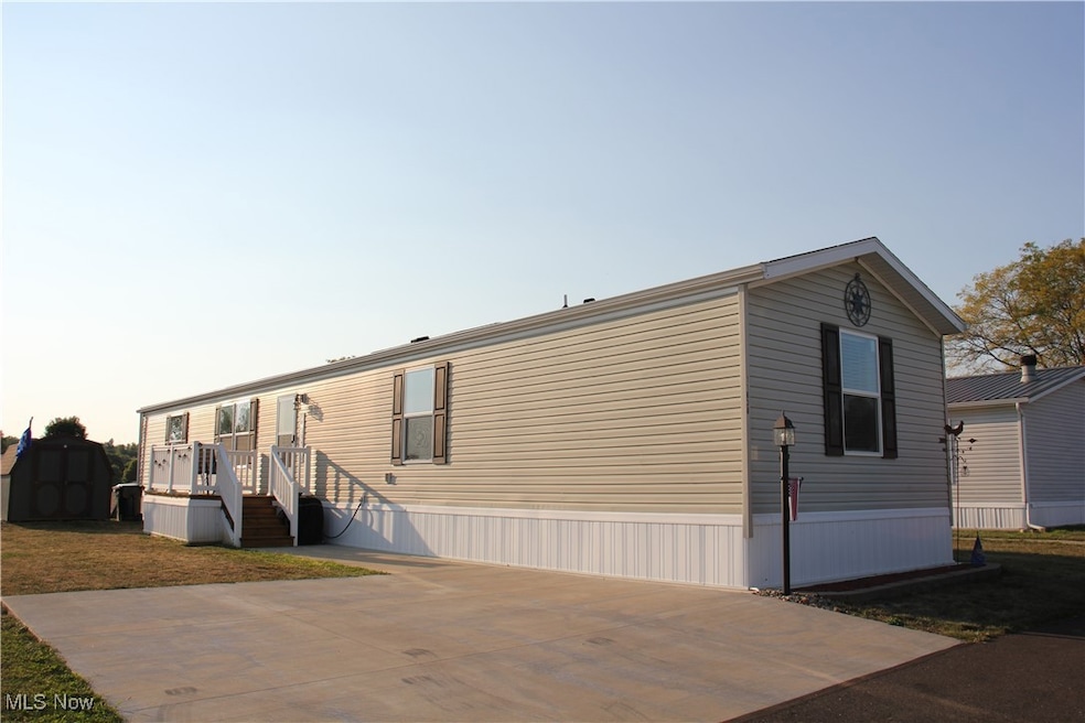 11638 3rd St, Sandyville, OH 44653 - photo 1