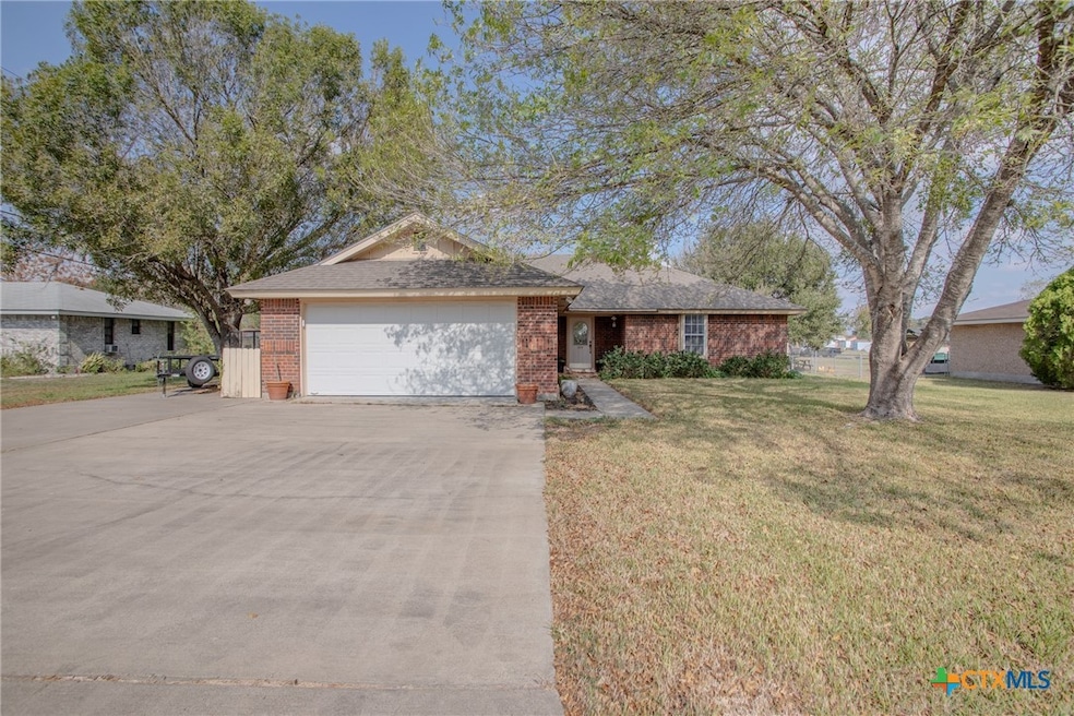 204 Grouse Rd, Victoria, TX 77905 - photo 1