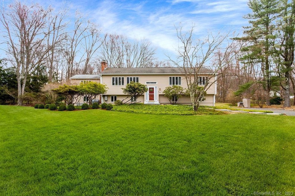 16 Vineyard Ln, Westport, CT 06880 - photo 1