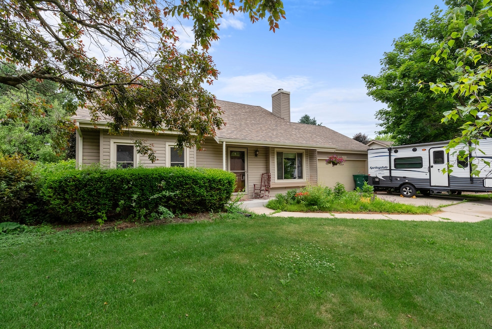 3987 Elaines Way-26
