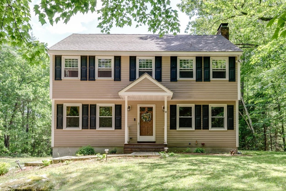 10 Wentworth Dr, Bedford, NH 03110 - photo 1