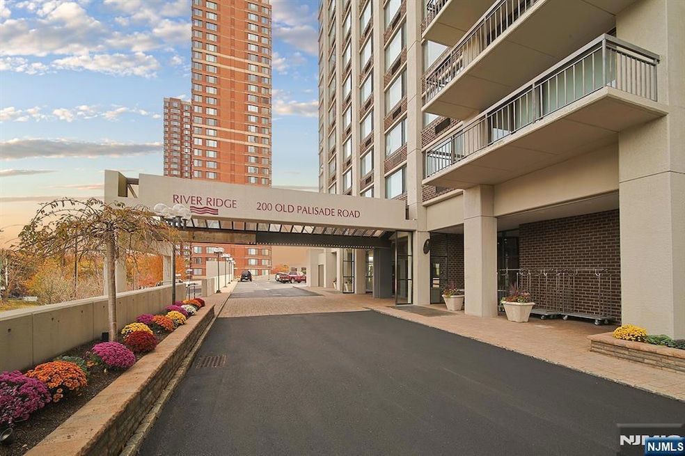 River Ridge unit 19B, Fort Lee, NJ 07024 - photo 1