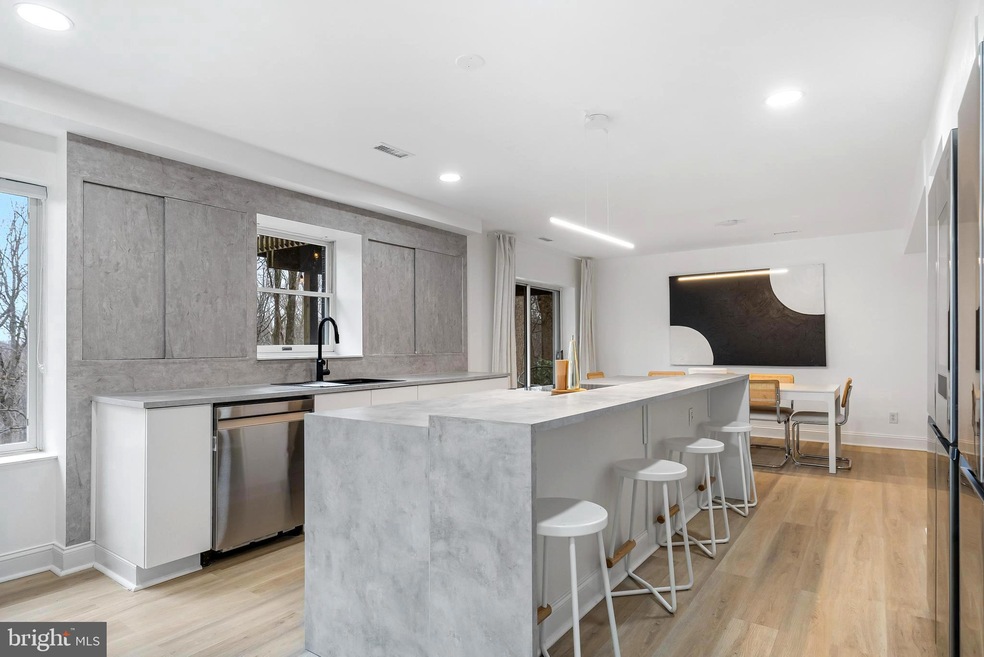 1021 Roxleigh Rd, Towson, MD 21286 - photo 1