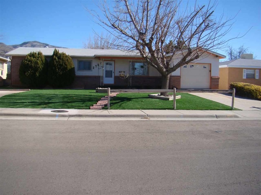 2702 Pontiac Dr, Alamogordo, NM 88310 - photo 1