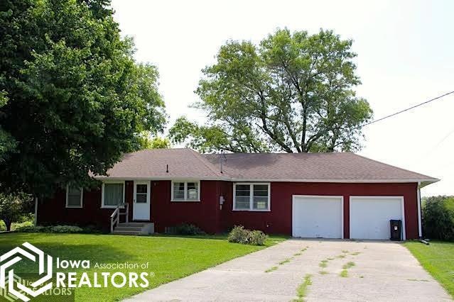 719 N 15th Ave W, Newton, IA 50208 - photo 1
