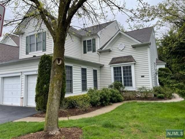 2 Thistle Dr, Paramus, NJ 07652 - photo 1