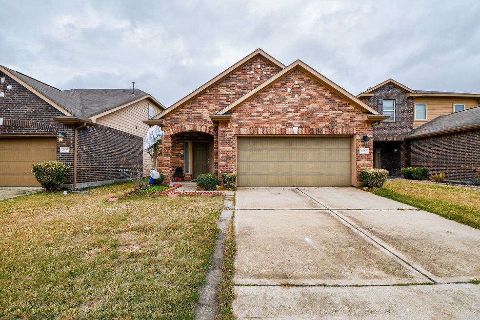 9127 Fuqua Breeze Dr, Houston, TX 77075 - photo 1