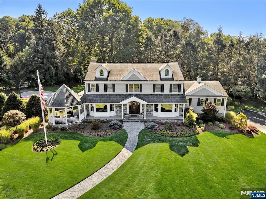 For Sale $2,550,000 • Co-Listing Agent