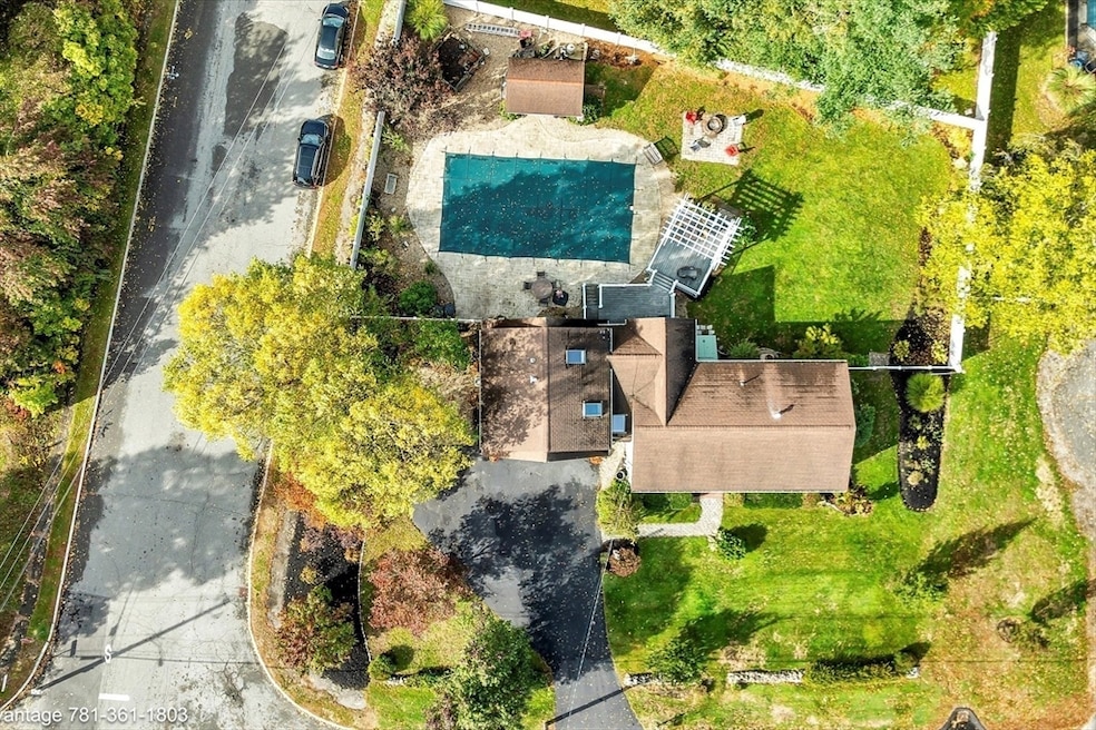 122 N Elm St, West Bridgewater, MA 02379 - photo 1