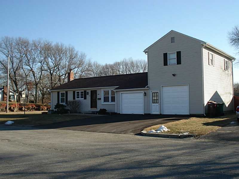 159 Stoneham Dr, Woonsocket, RI 02895 - photo 1